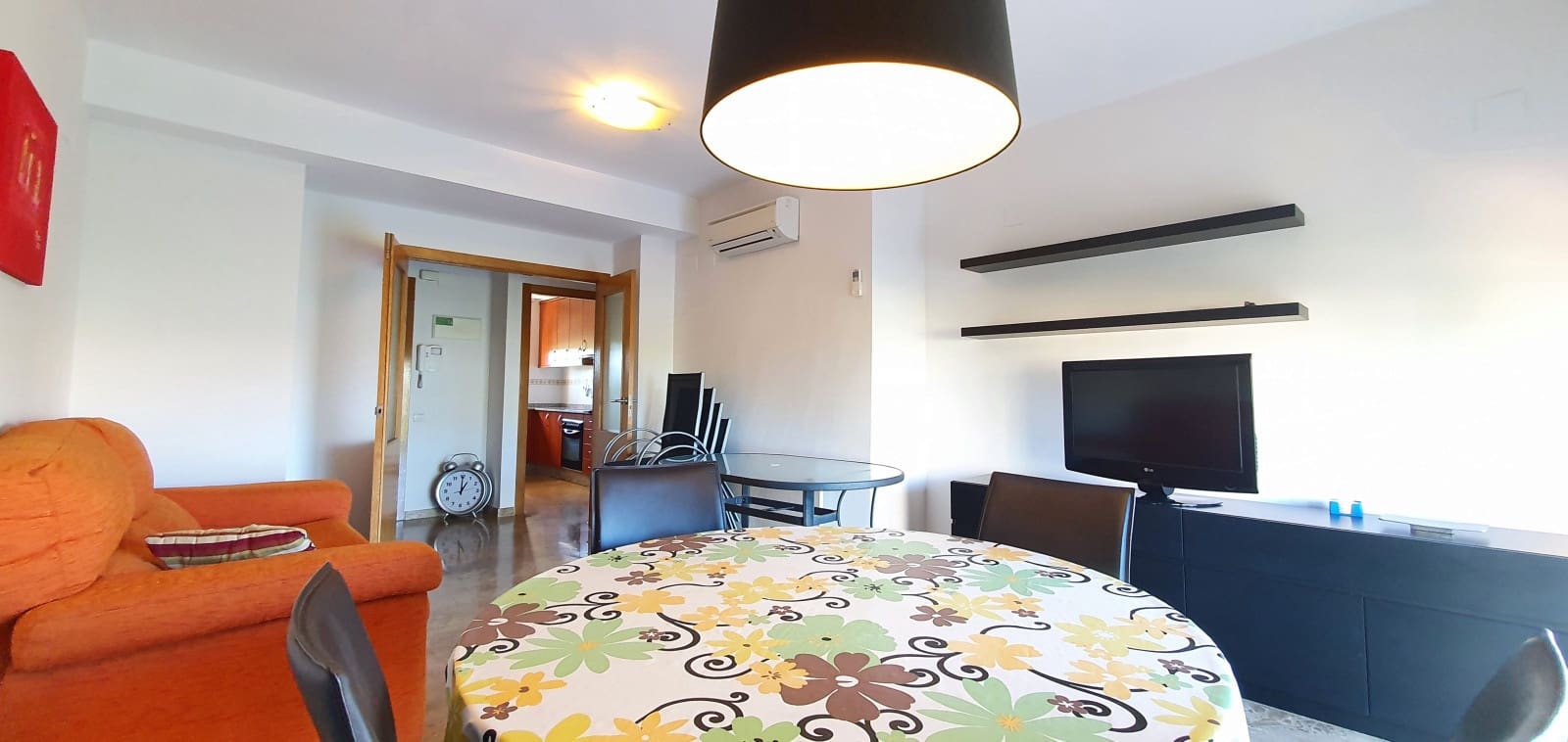 2 bedroom Beach Apartment for holiday rental in Denia with pool garage - € 400 (Ref: 9759557)