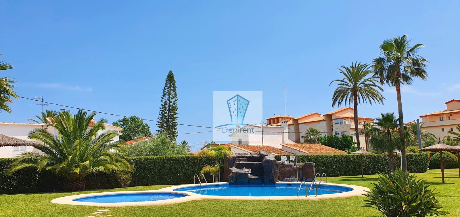 2 bedroom Beach Apartment for holiday rental in Denia with pool garage - € 400 (Ref: 9759557)