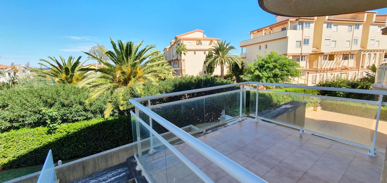2 bedroom Beach Apartment for holiday rental in Denia with pool garage - € 400 (Ref: 9759557)