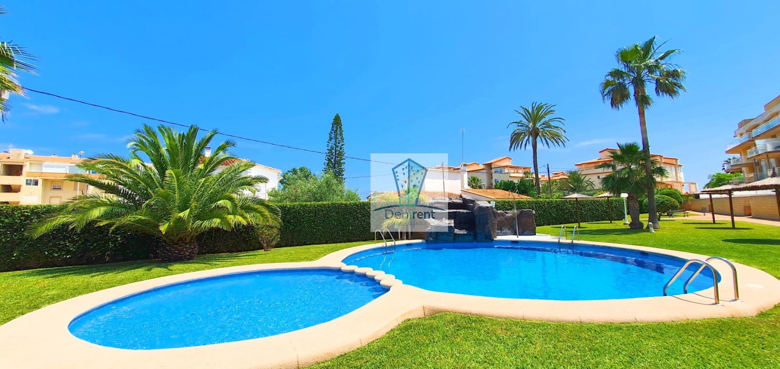 2 bedroom Beach Apartment for holiday rental in Denia with pool garage - € 400 (Ref: 9759557)