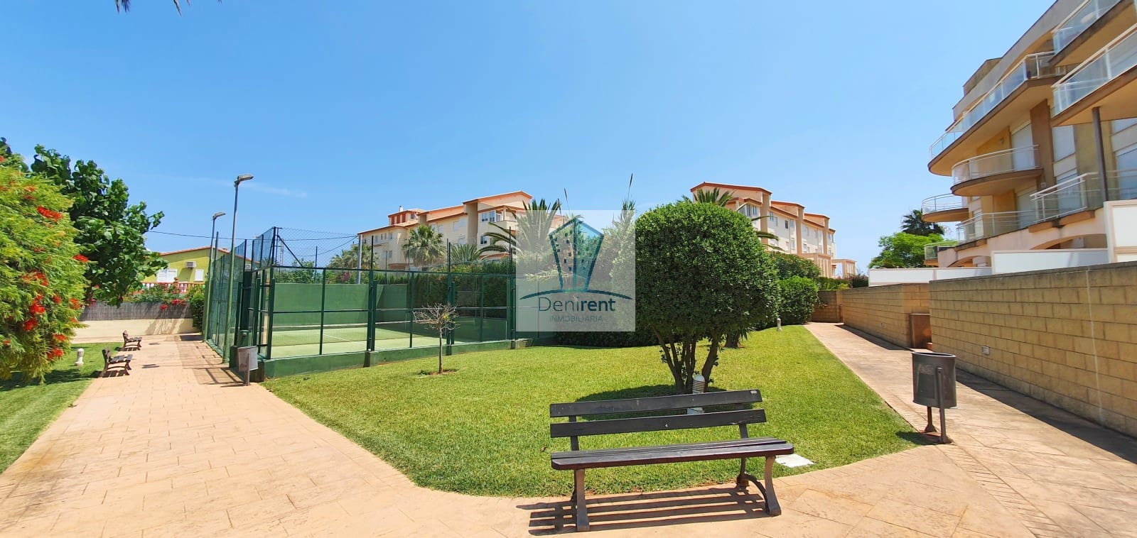 2 bedroom Beach Apartment for holiday rental in Denia with pool garage - € 400 (Ref: 9759557)
