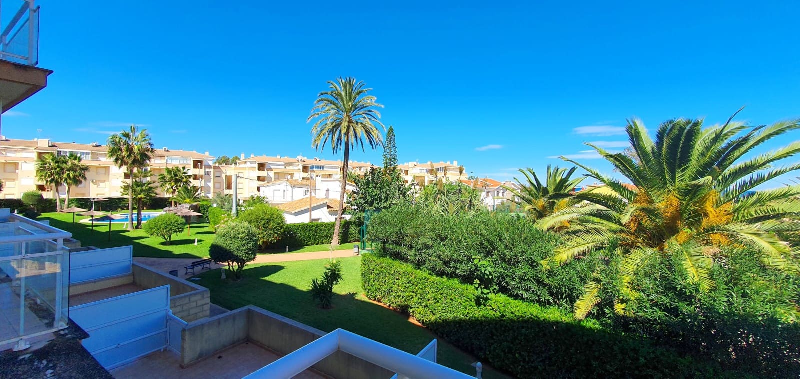 2 bedroom Beach Apartment for holiday rental in Denia with pool garage - € 400 (Ref: 9759557)