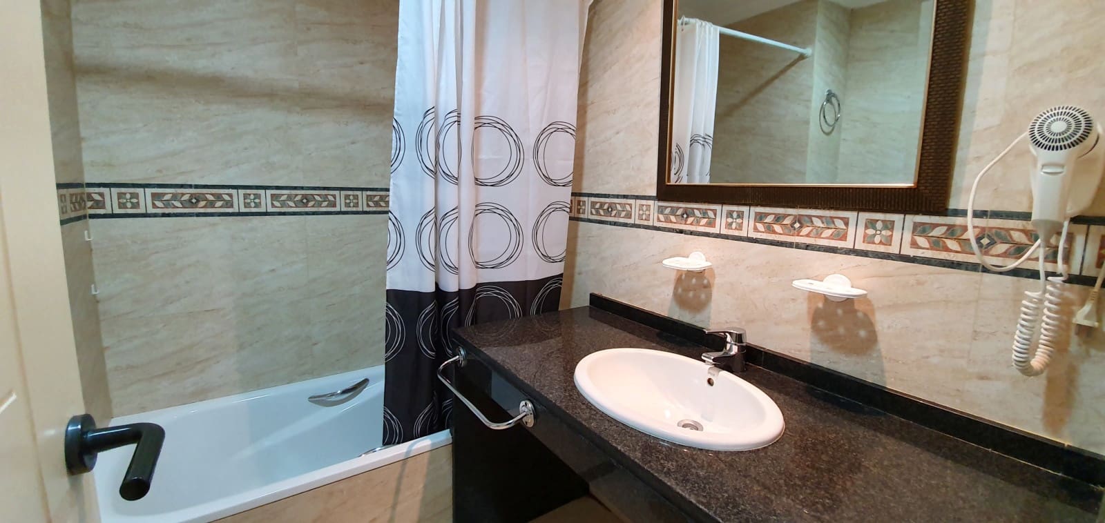 2 bedroom Beach Apartment for holiday rental in Denia with pool garage - € 400 (Ref: 9759588)