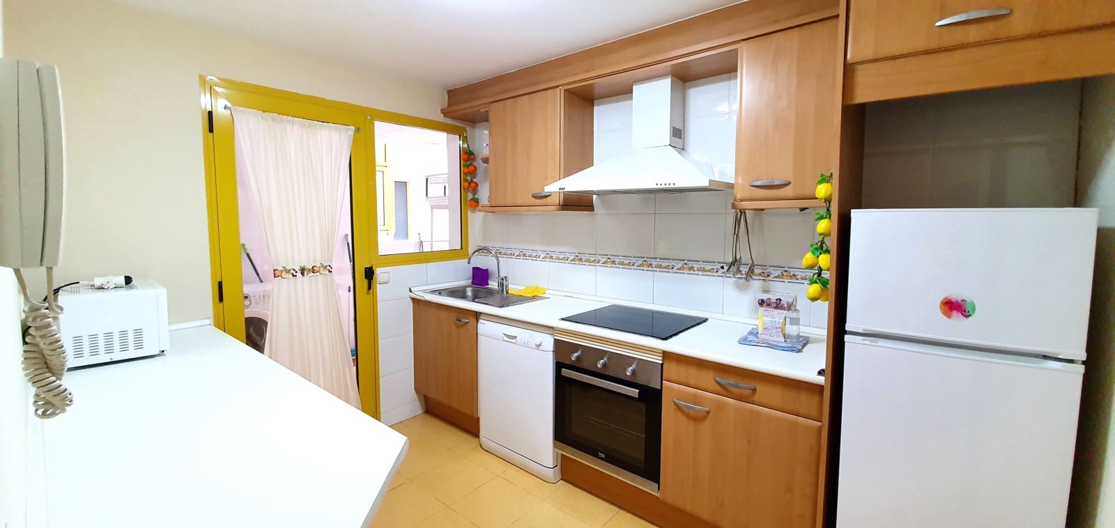 2 bedroom Beach Apartment for holiday rental in Denia with pool garage - € 400 (Ref: 9759588)