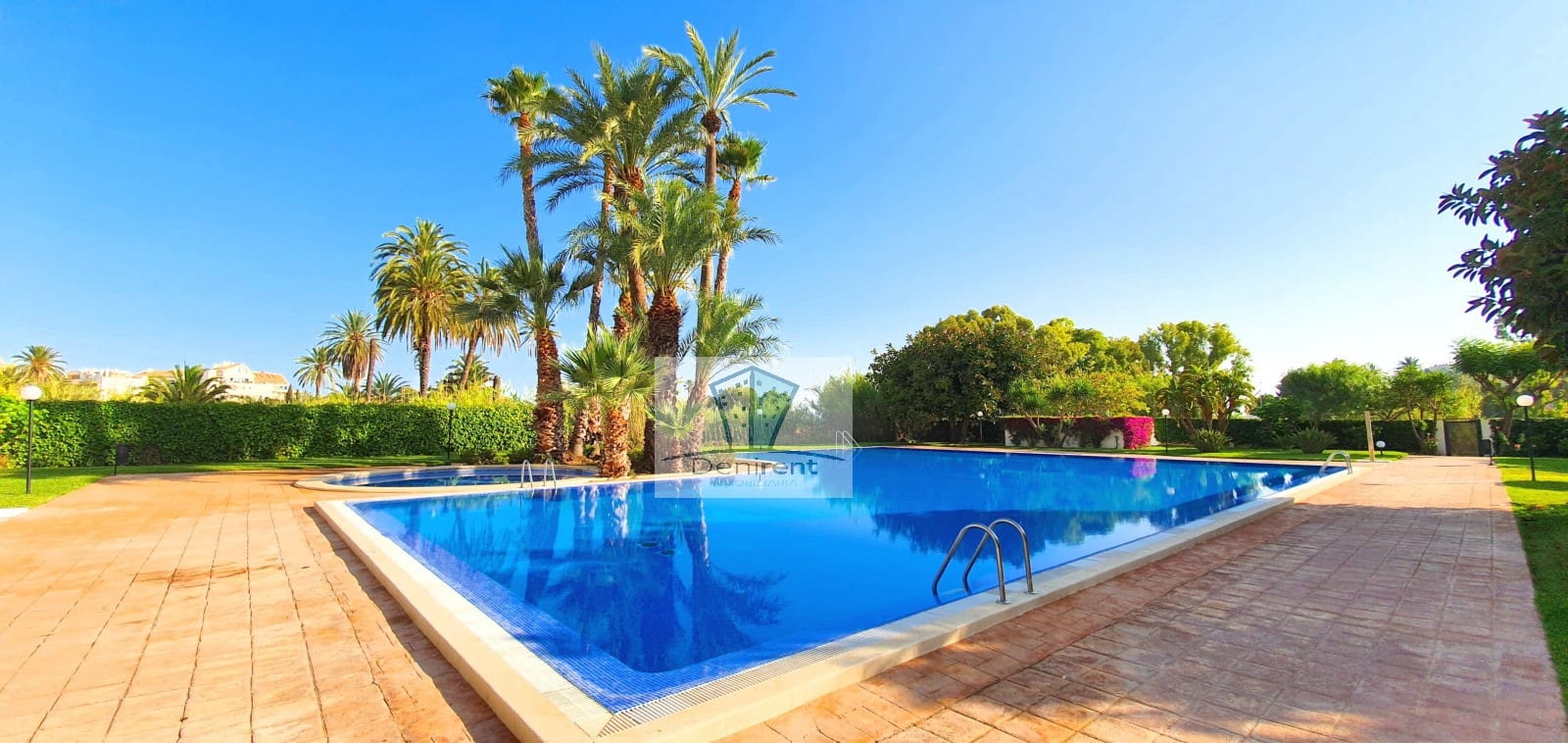 2 bedroom Beach Apartment for holiday rental in Denia with pool garage - € 400 (Ref: 9759588)