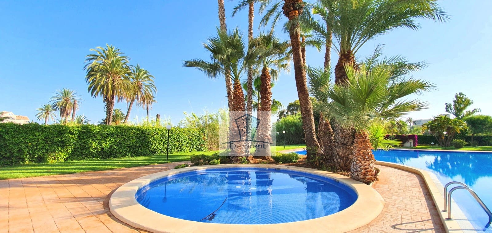 2 bedroom Beach Apartment for holiday rental in Denia with pool garage - € 400 (Ref: 9759588)