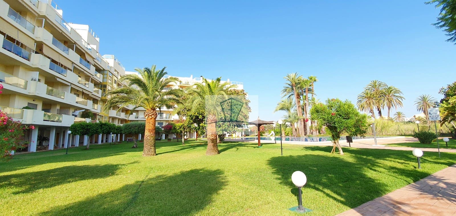 2 bedroom Beach Apartment for holiday rental in Denia with pool garage - € 400 (Ref: 9759588)
