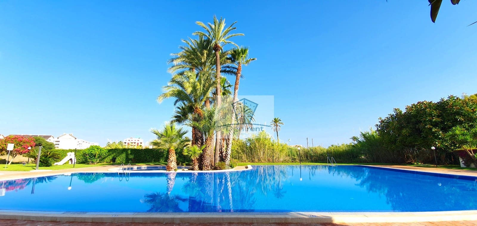 2 bedroom Beach Apartment for holiday rental in Denia with pool garage - € 400 (Ref: 9759588)