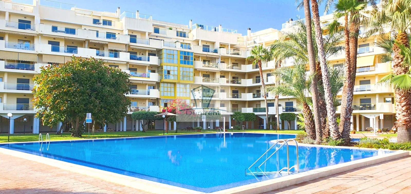 2 bedroom Beach Apartment for holiday rental in Denia with pool garage - € 400 (Ref: 9759588)