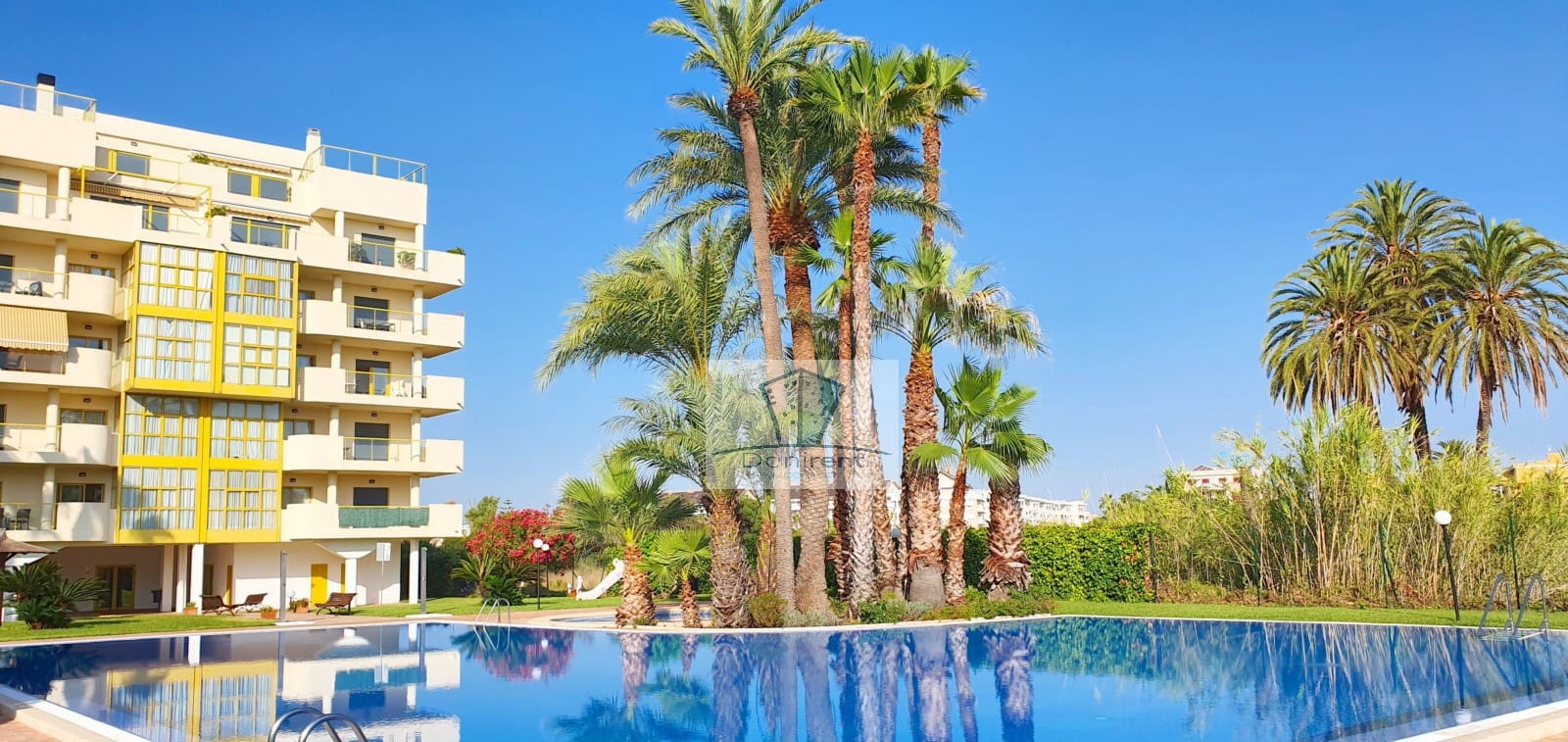 2 bedroom Beach Apartment for holiday rental in Denia with pool garage - € 400 (Ref: 9759588)