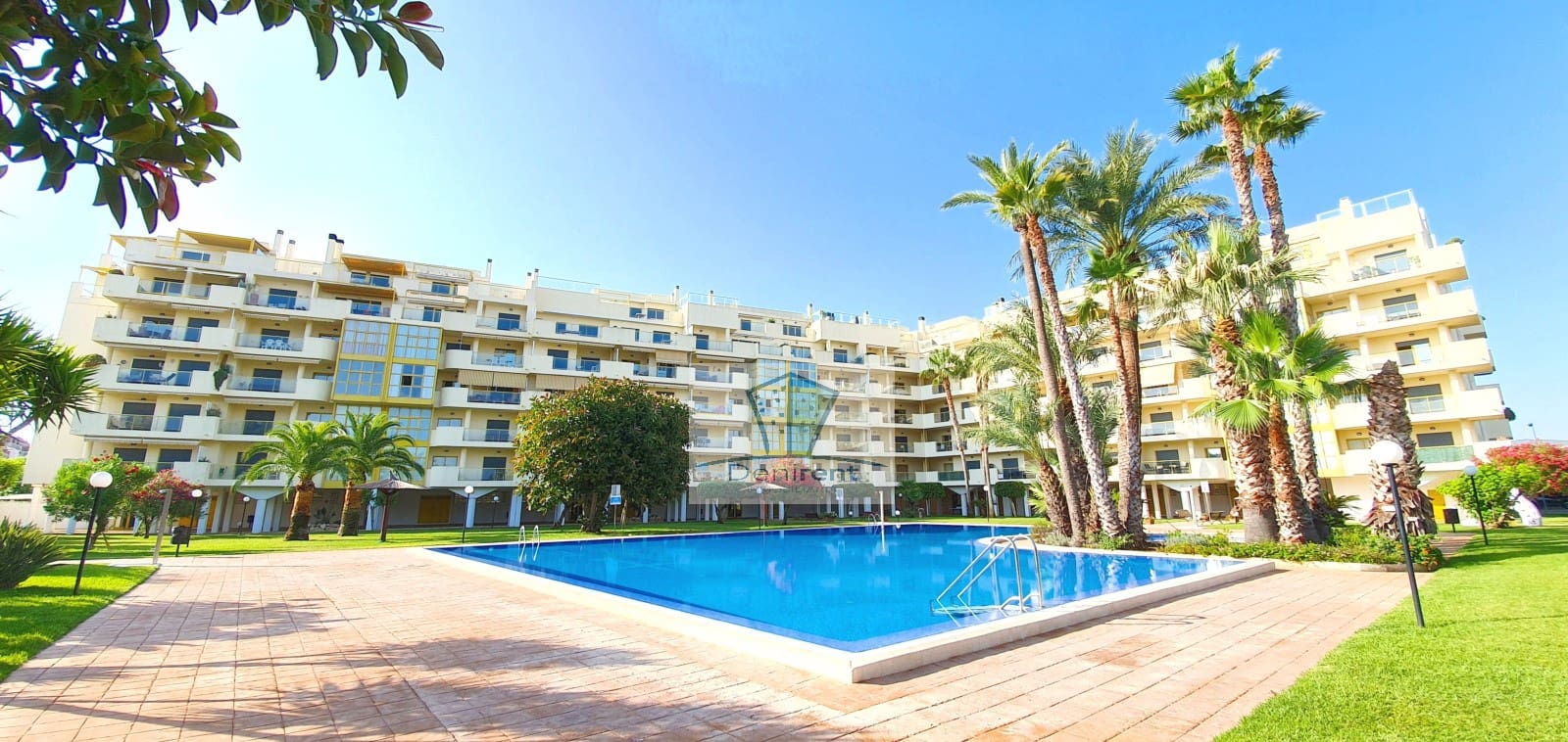 2 bedroom Beach Apartment for holiday rental in Denia with pool garage - € 400 (Ref: 9759588)