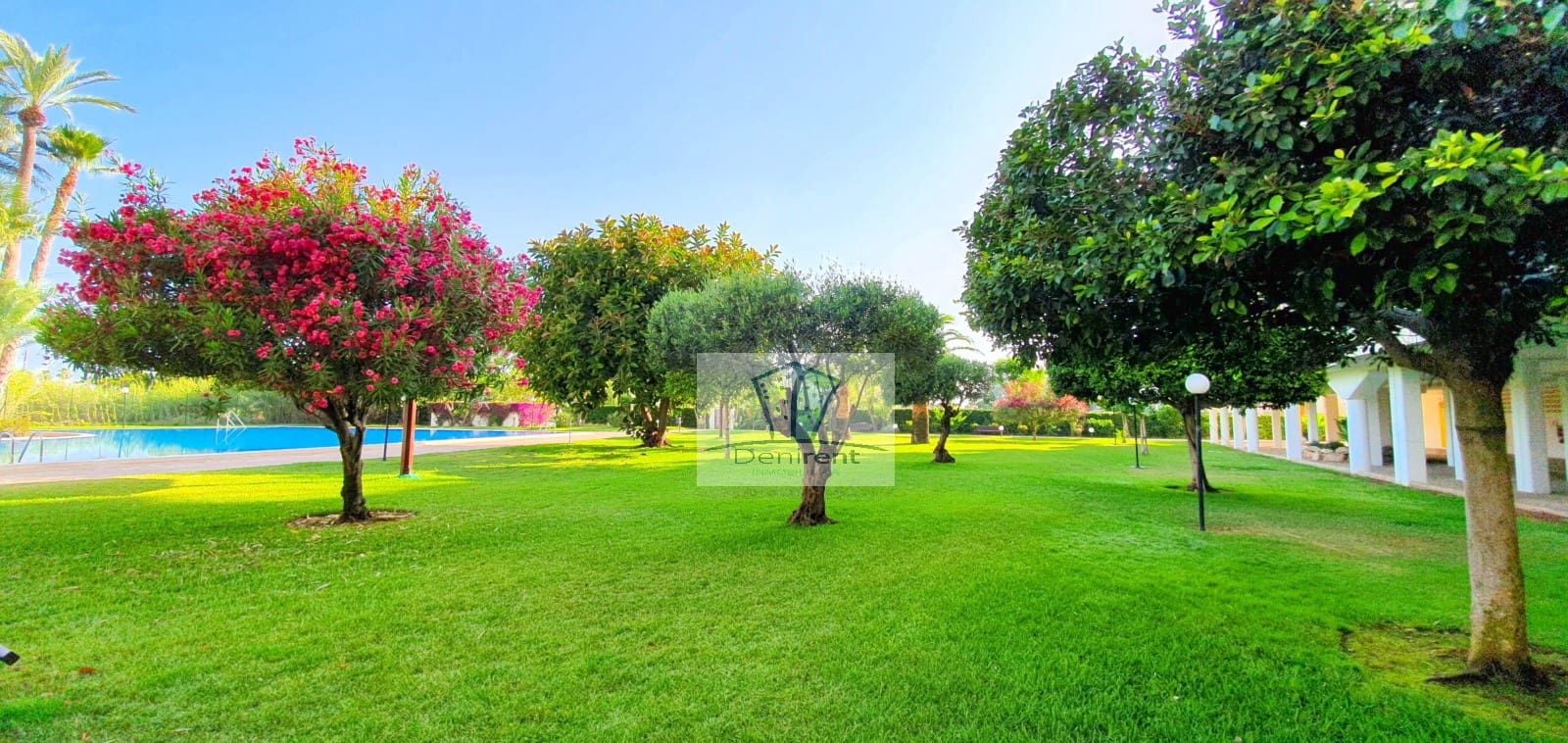 2 bedroom Beach Apartment for holiday rental in Denia with pool garage - € 400 (Ref: 9759588)