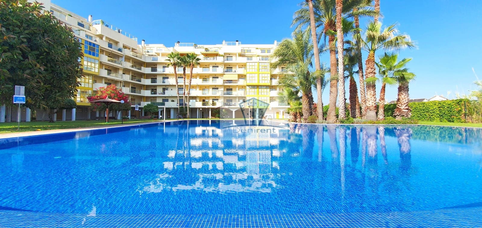 2 bedroom Beach Apartment for holiday rental in Denia with pool garage - € 400 (Ref: 9759588)