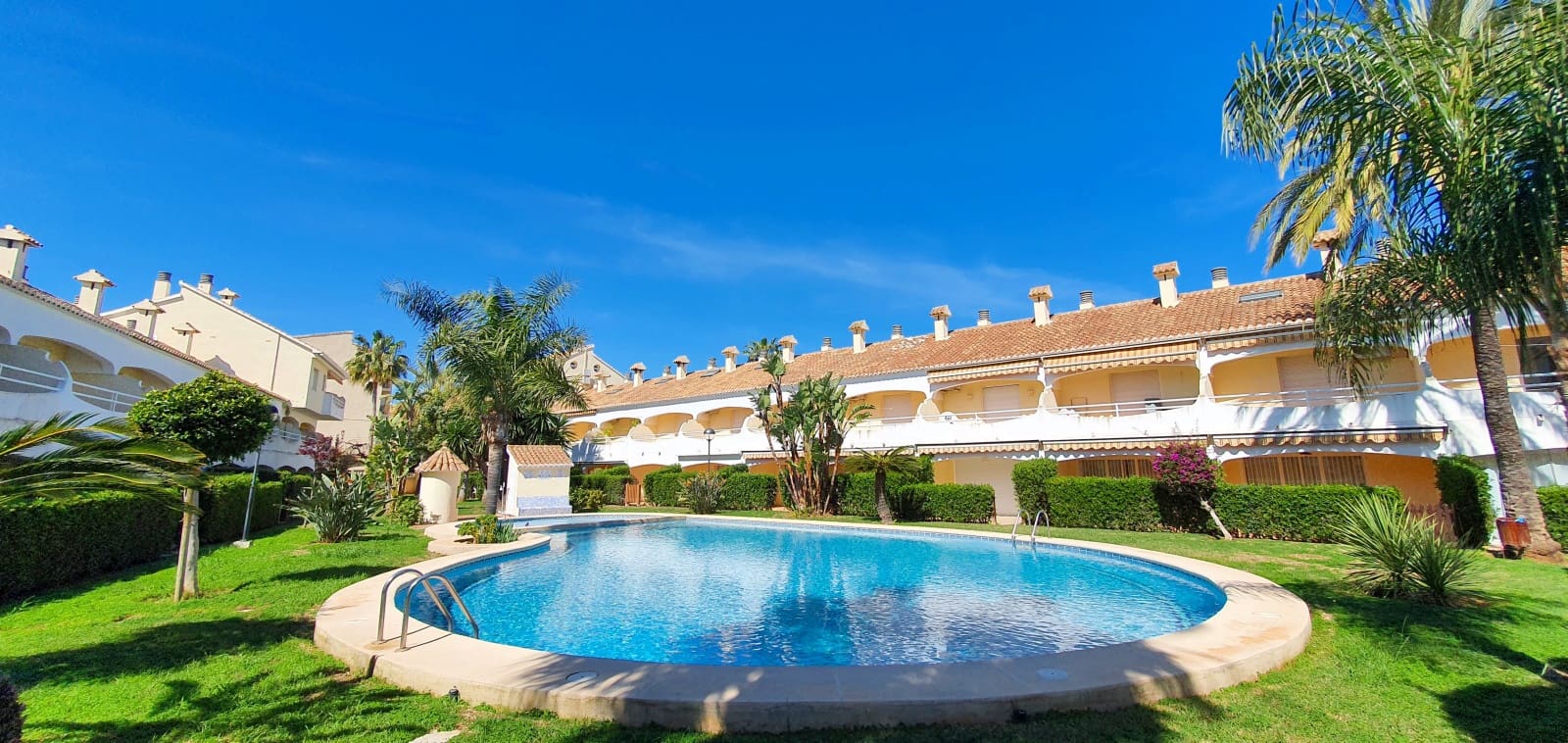2 bedroom Terraced Villa for holiday rental in Denia with pool garage - € 400 (Ref: 9759607)