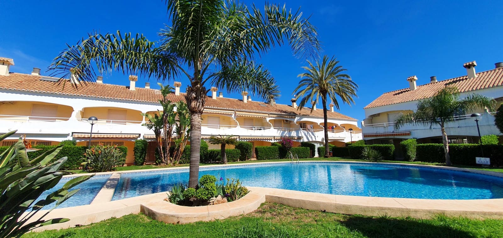 2 bedroom Terraced Villa for holiday rental in Denia with pool garage - € 400 (Ref: 9759607)