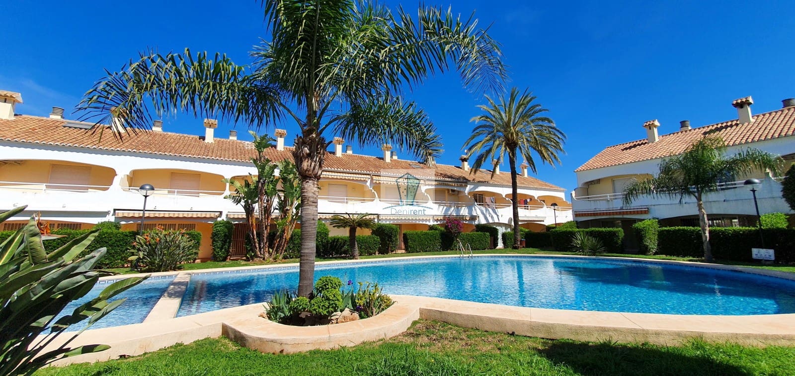 2 bedroom Terraced Villa for holiday rental in Denia with pool garage - € 400 (Ref: 9759607)