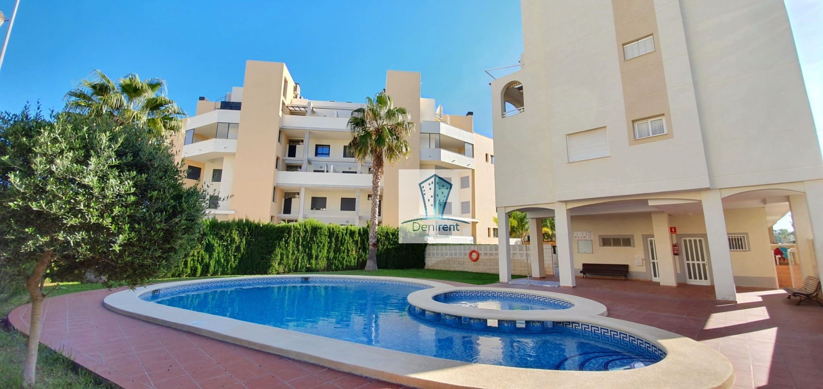 2 bedroom Beach Apartment for holiday rental in Denia with pool - € 380 (Ref: 9759993)