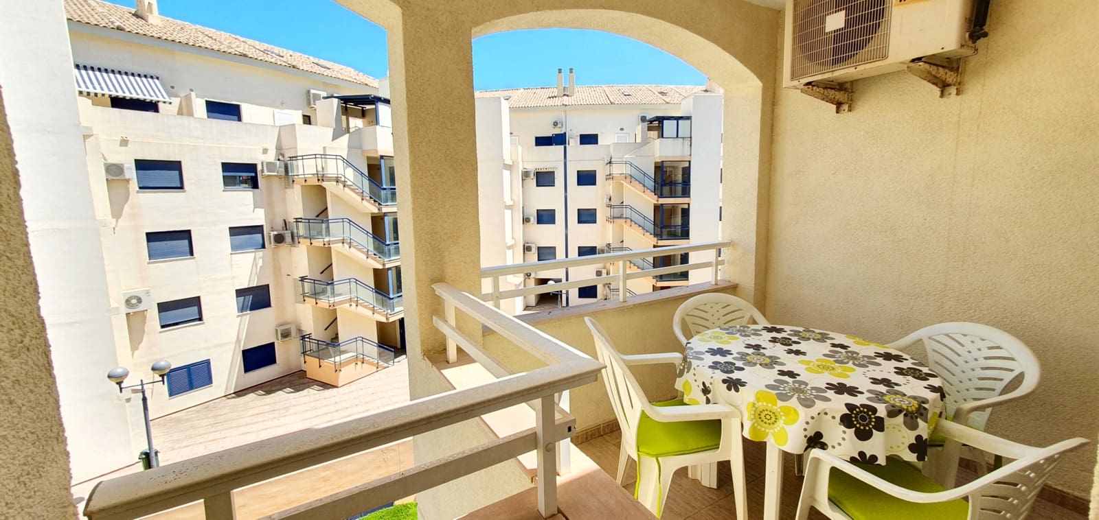 2 bedroom Beach Apartment for holiday rental in Denia with pool - € 380 (Ref: 9759993)