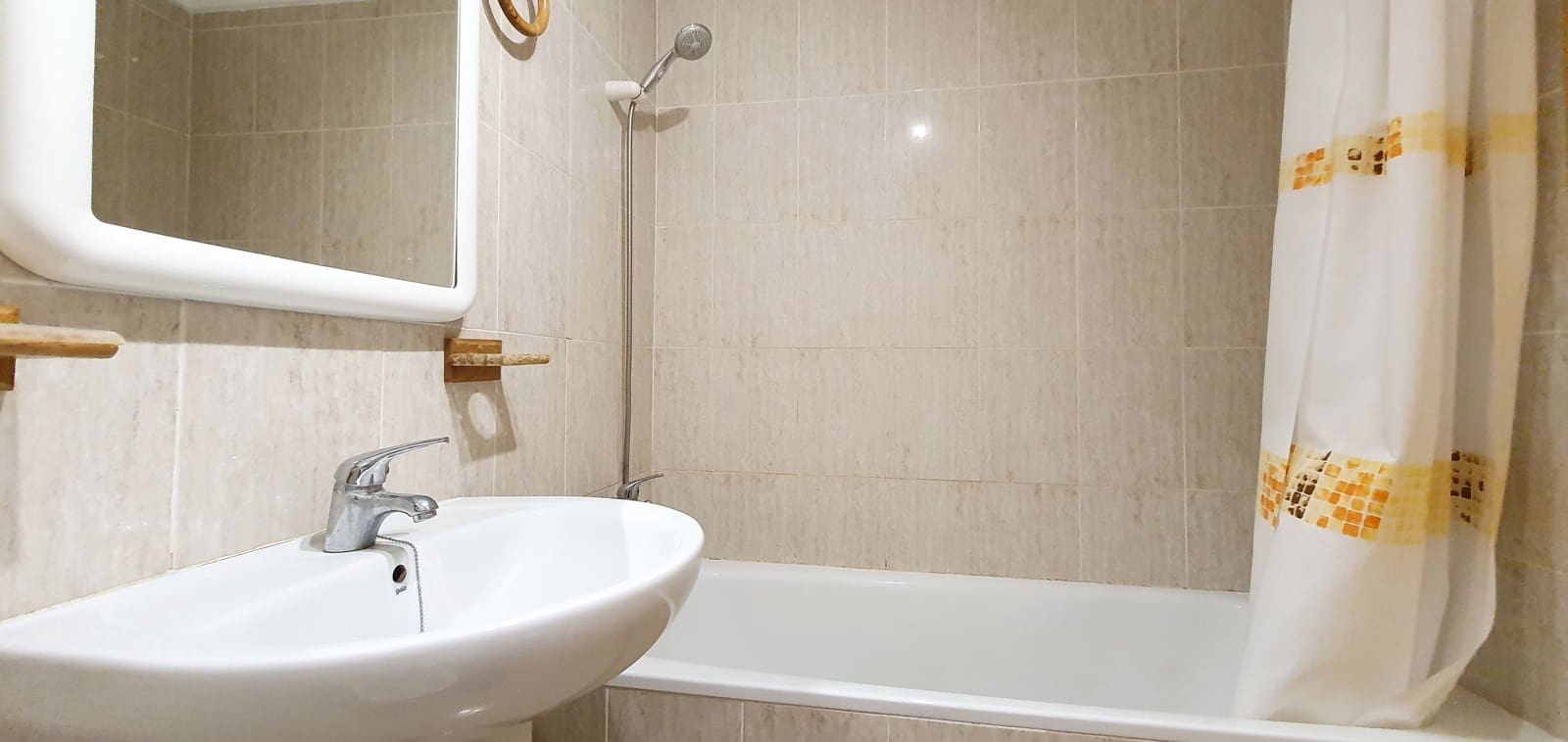 2 bedroom Beach Apartment for holiday rental in Denia with pool - € 380 (Ref: 9759993)