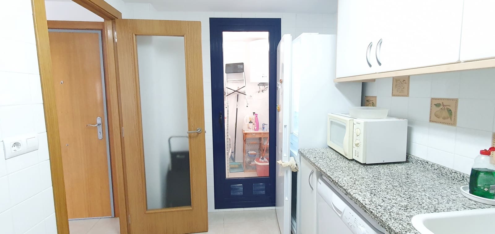 2 bedroom Beach Apartment for holiday rental in Denia with pool garage - € 400 (Ref: 9760090)