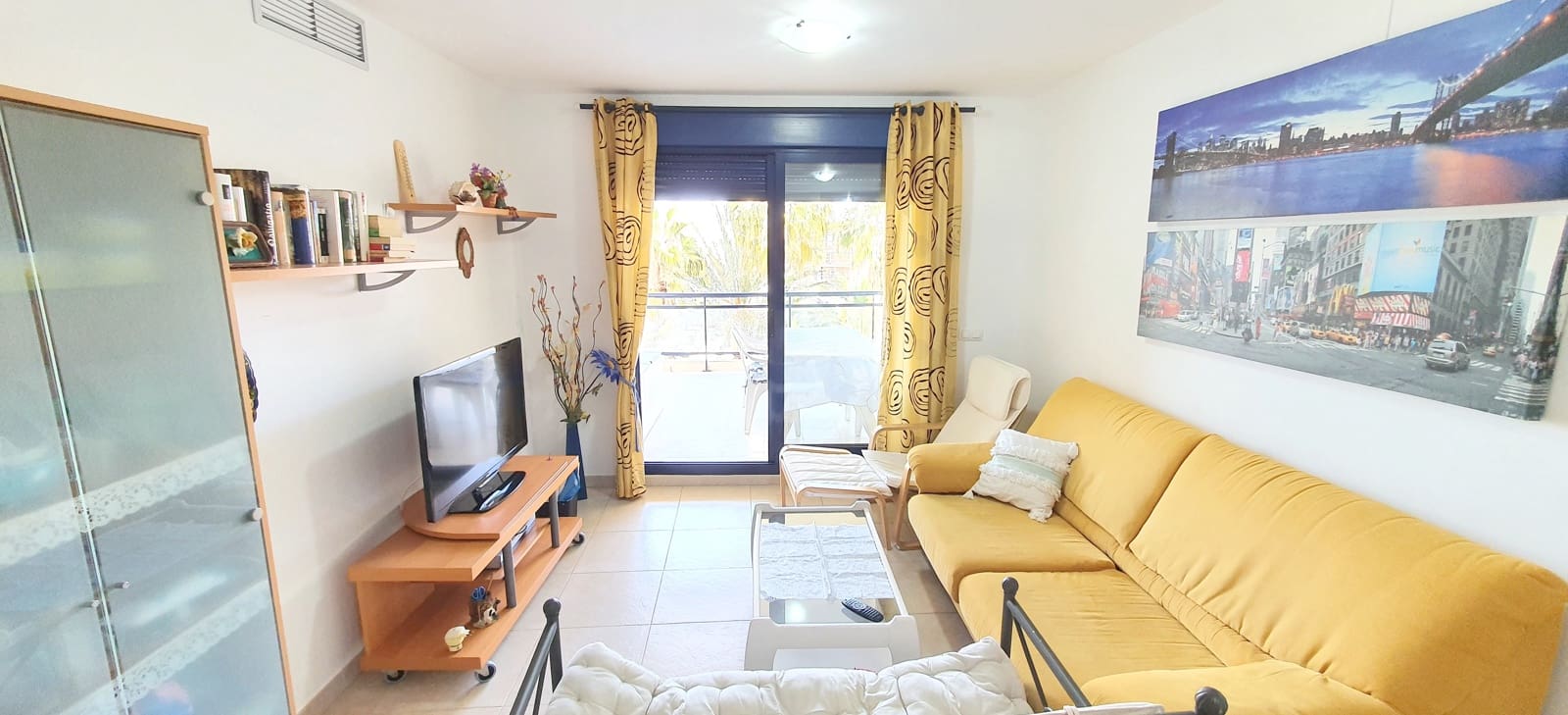 2 bedroom Beach Apartment for holiday rental in Denia with pool garage - € 400 (Ref: 9760090)