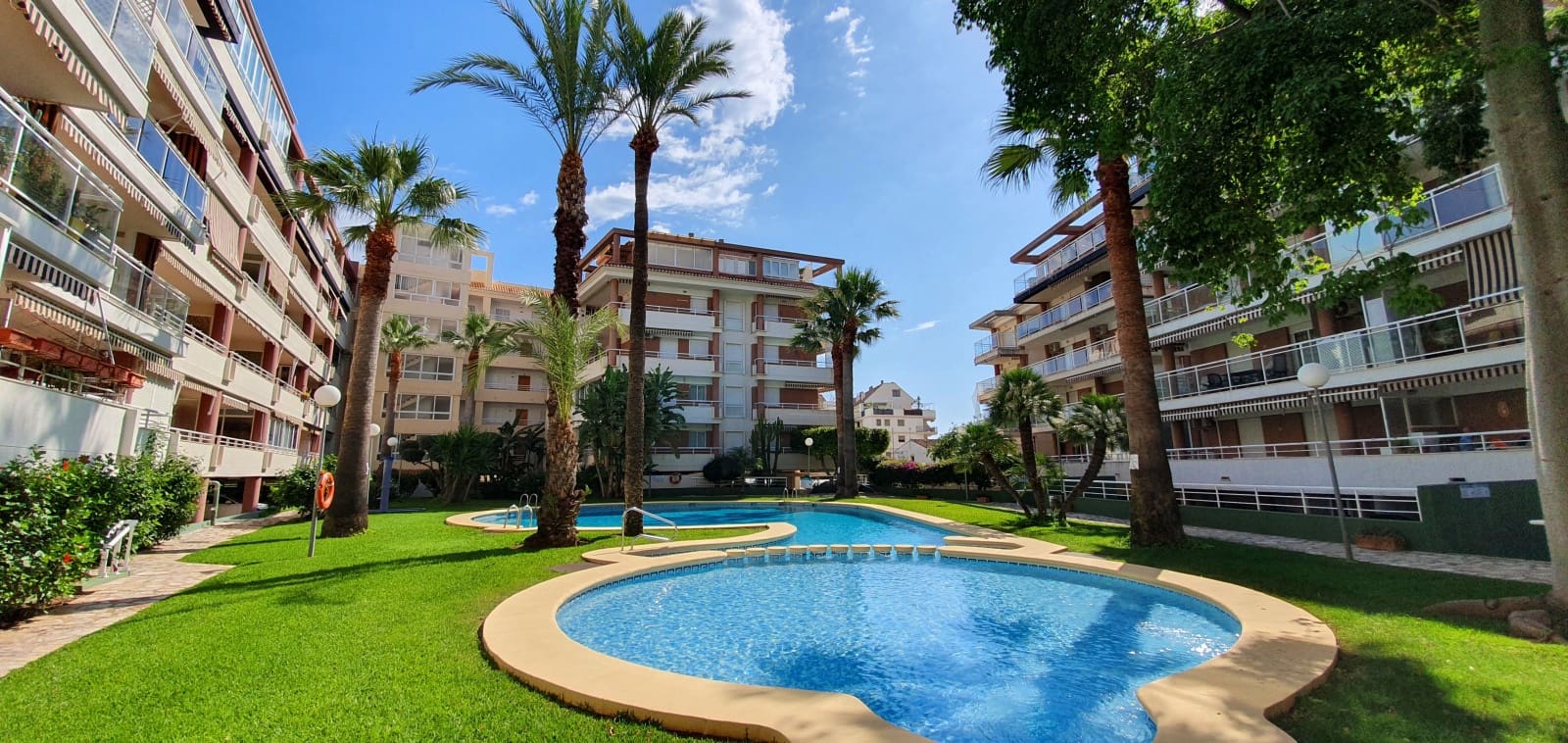 2 bedroom Beach Apartment for holiday rental in Denia with pool garage - € 450 (Ref: 9760113)