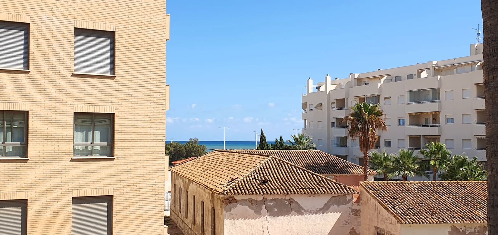 2 bedroom Beach Apartment for holiday rental in Denia with pool garage - € 450 (Ref: 9760113)