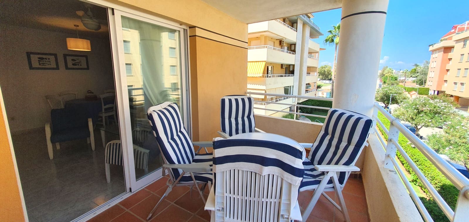 2 bedroom Beach Apartment for holiday rental in Denia with pool garage - € 450 (Ref: 9760113)