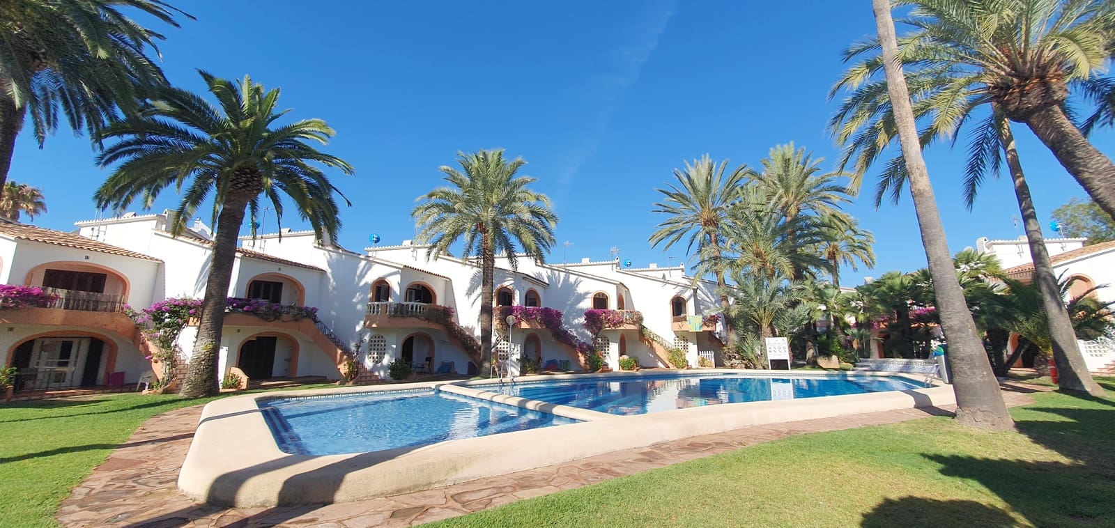 2 bedroom Terraced Villa for holiday rental in Denia with pool - € 420 (Ref: 9760124)
