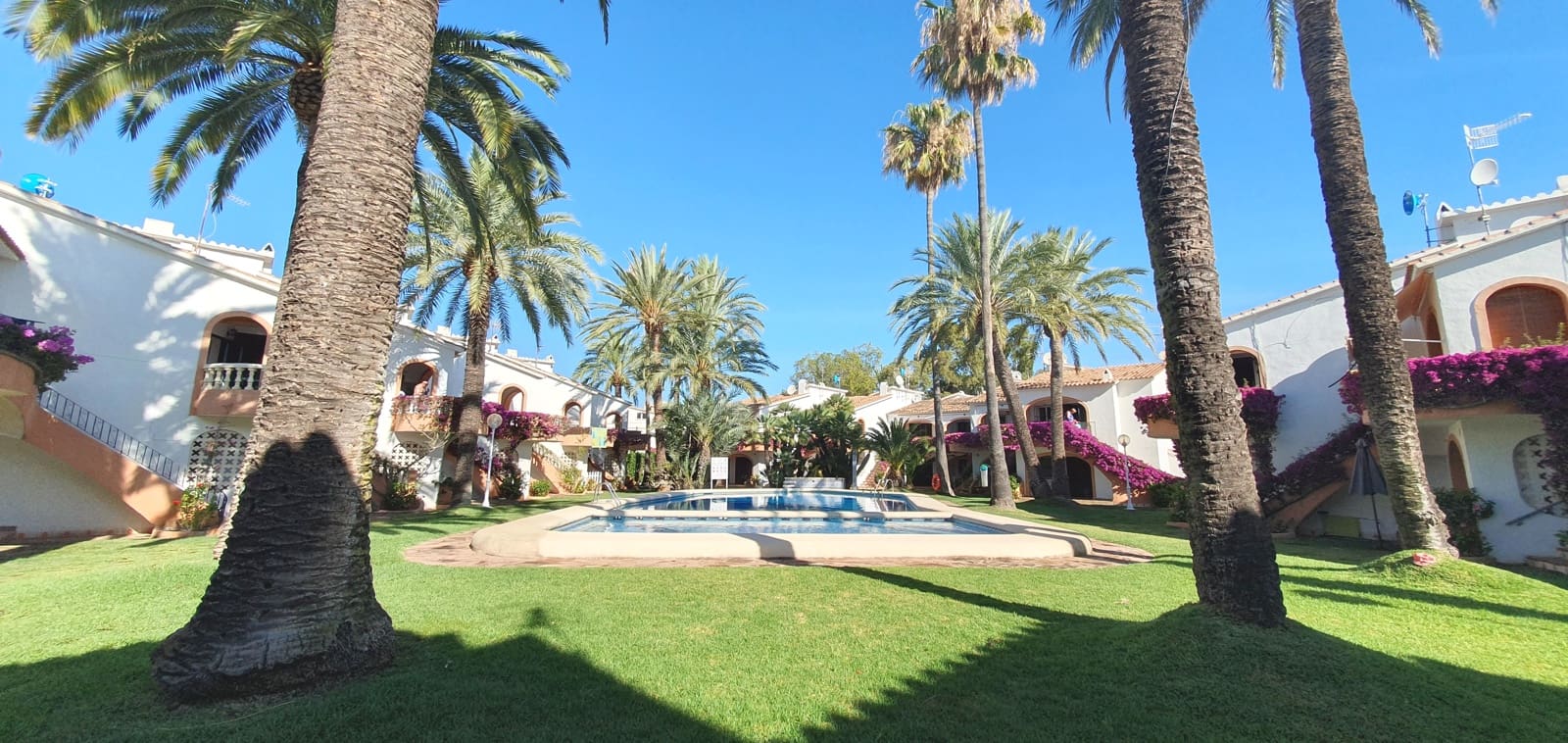 2 bedroom Terraced Villa for holiday rental in Denia with pool - € 420 (Ref: 9760124)