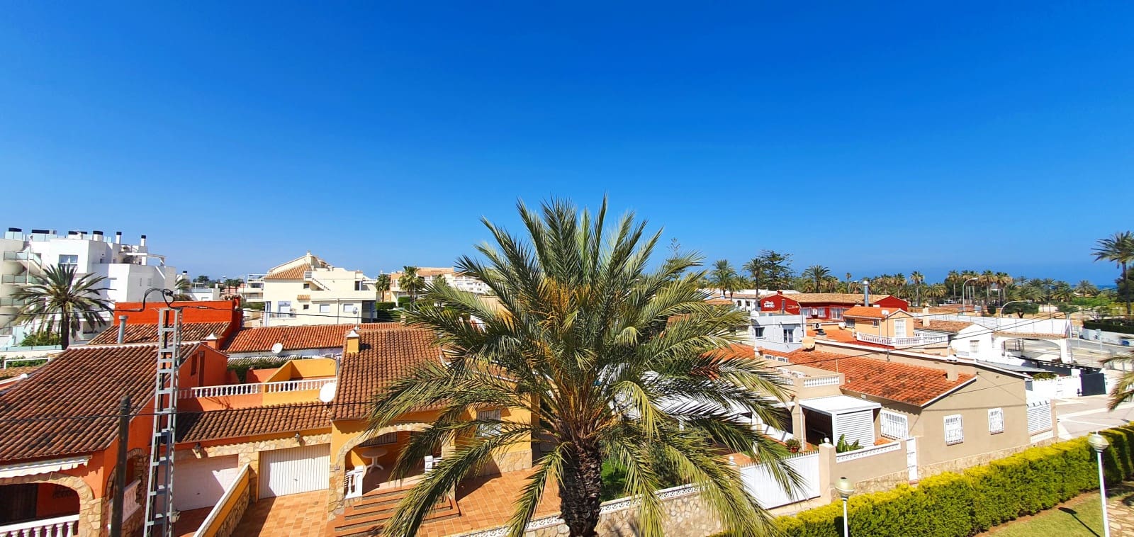   1 soveværelse   ferieStrandlejlighed i Denia   med   swimmingpool  garage  - € 420 (Ref: 9760990)