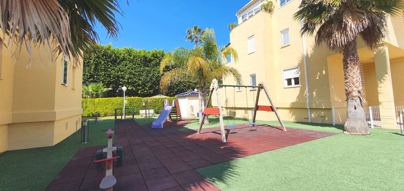   1 soveværelse   ferieStrandlejlighed i Denia   med   swimmingpool  garage  - € 420 (Ref: 9760990)