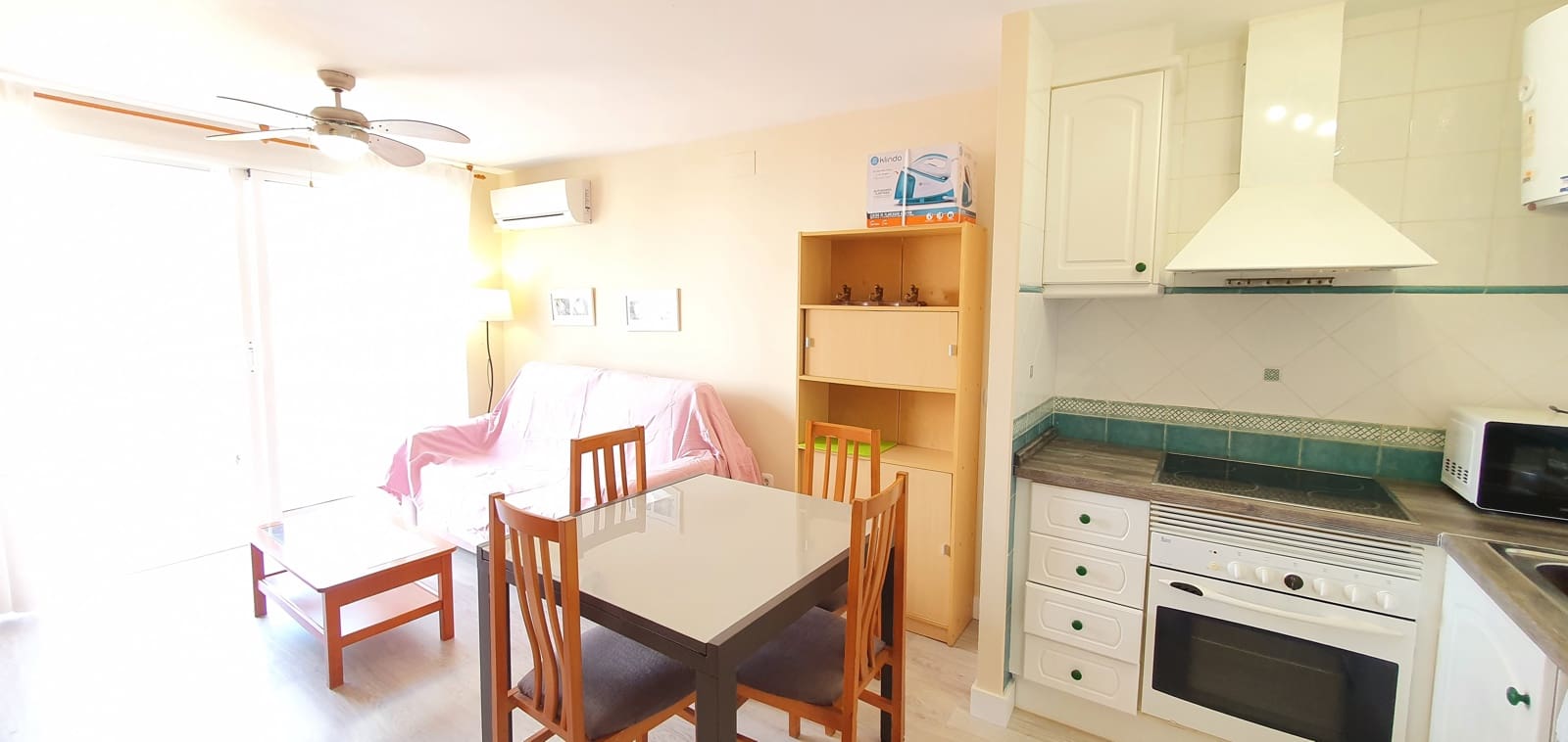   1 soveværelse   ferieStrandlejlighed i Denia   med   swimmingpool  garage  - € 420 (Ref: 9760990)