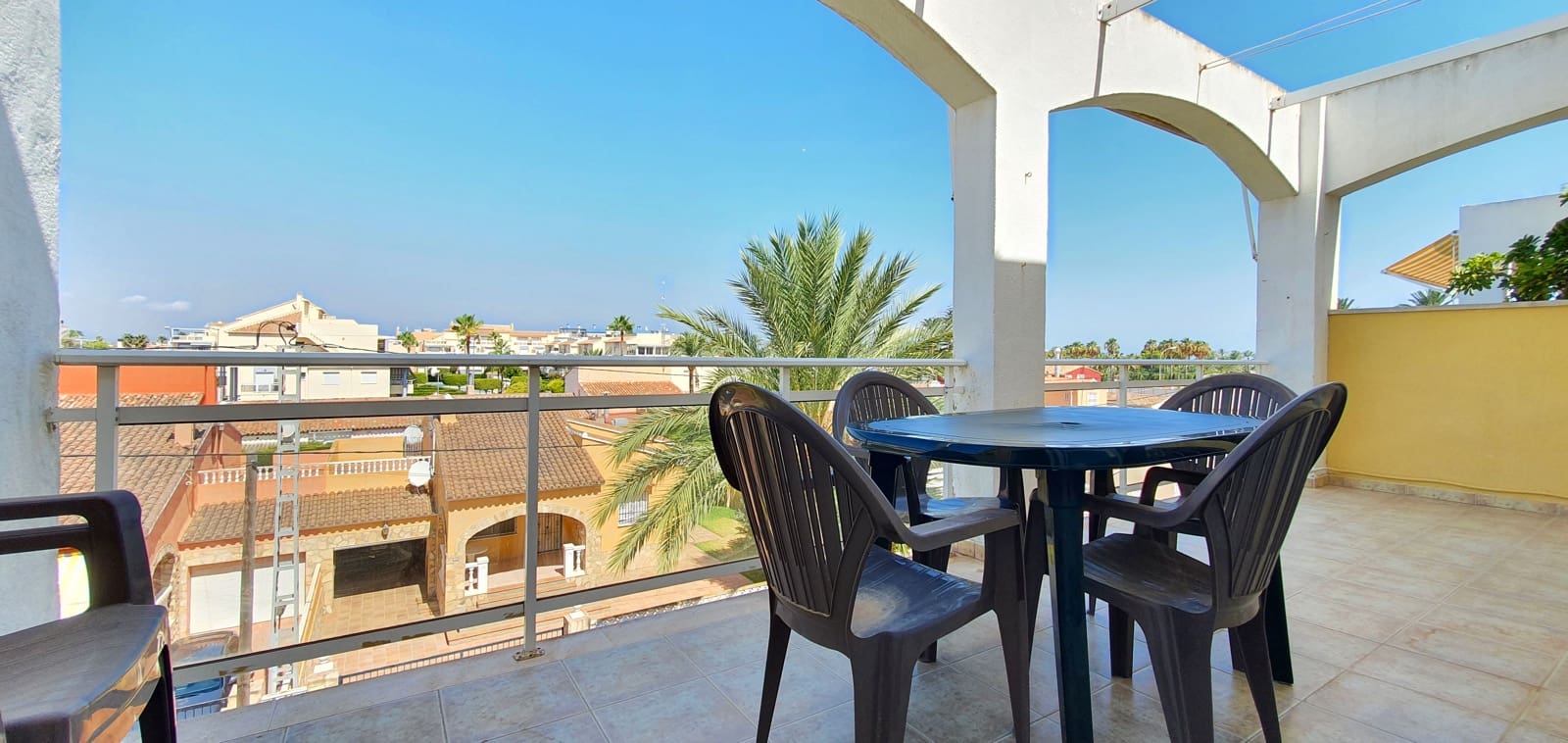   1 soveværelse   ferieStrandlejlighed i Denia   med   swimmingpool  garage  - € 420 (Ref: 9760990)