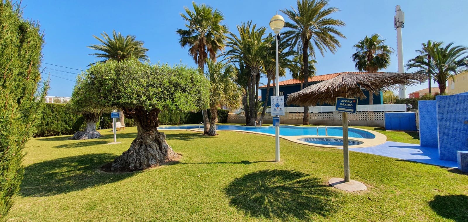   1 soveværelse   ferieStrandlejlighed i Denia   med   swimmingpool  garage  - € 420 (Ref: 9760990)