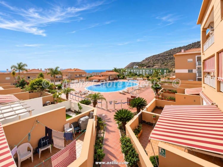 1 soverom Leilighet til salgs i El Madronal med svømmebasseng garasje - € 270 000 (Ref: 10012458)