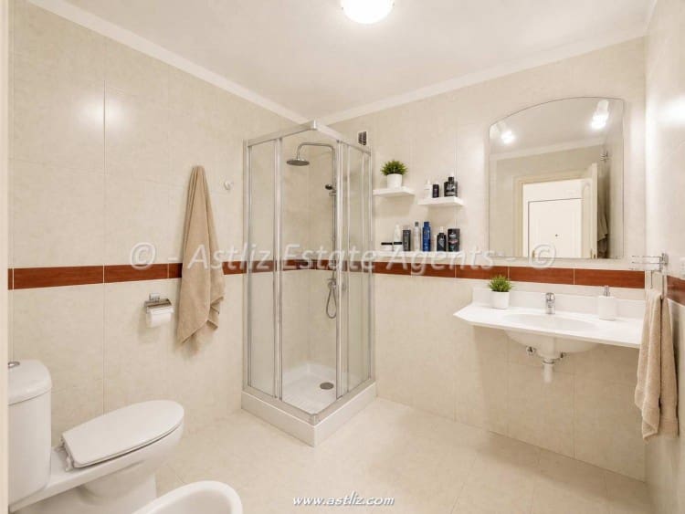 1 soverom Leilighet til salgs i El Madronal med svømmebasseng garasje - € 270 000 (Ref: 10012458)