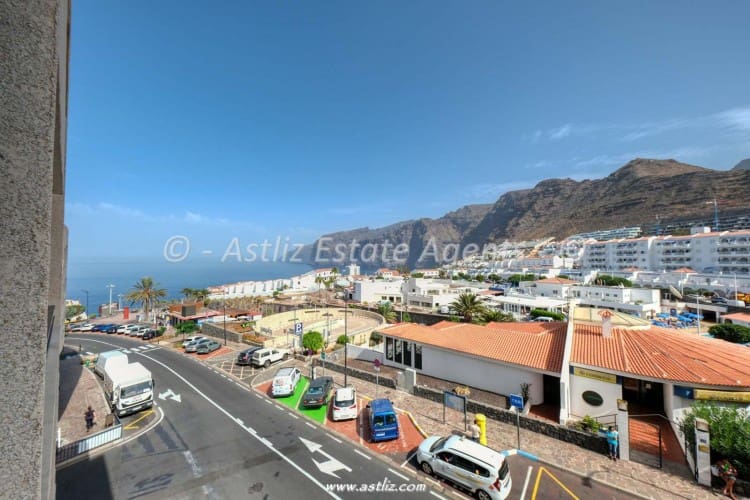 2 bedroom Apartment for sale in Puerto Santiago with garage - € 258,000 (Ref: 10098924)