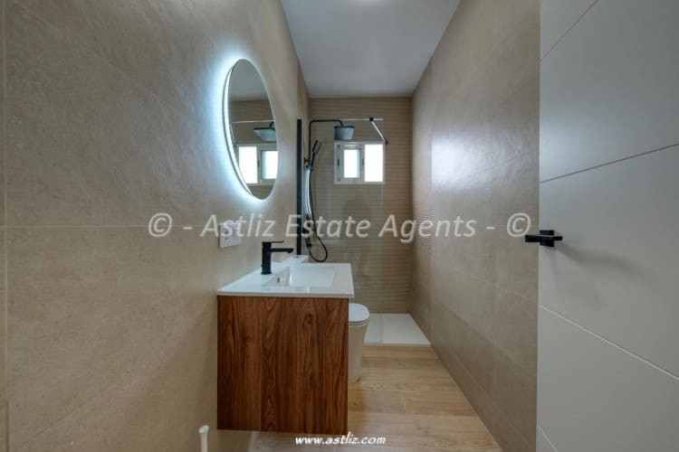 Apartamento de 2 habitaciones en Puerto Santiago en venta - 299.000 € (Ref: 10130722)