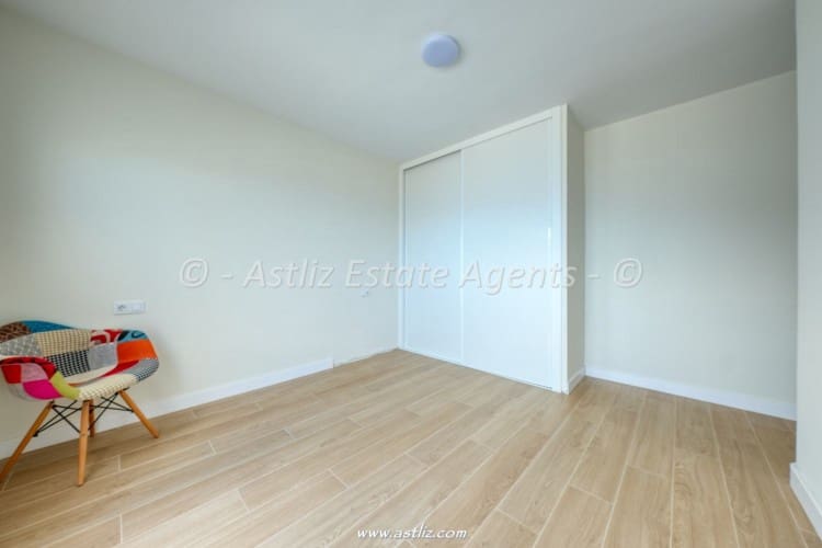 Apartamento de 2 habitaciones en Puerto Santiago en venta - 299.000 € (Ref: 10130722)
