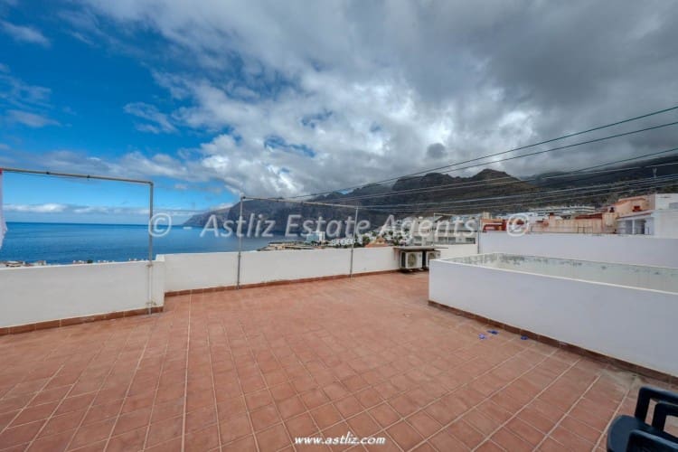 Apartamento de 2 habitaciones en Puerto Santiago en venta - 299.000 € (Ref: 10130722)