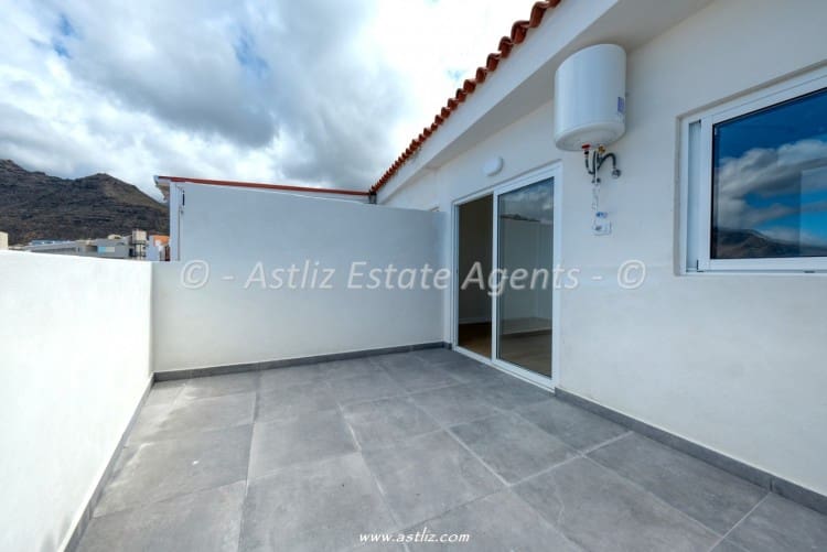 Apartamento de 2 habitaciones en Puerto Santiago en venta - 299.000 € (Ref: 10130722)