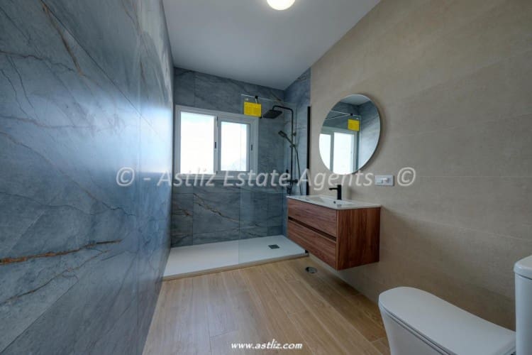 Apartamento de 2 habitaciones en Puerto Santiago en venta - 299.000 € (Ref: 10130722)