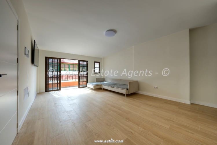 Apartamento de 2 habitaciones en Puerto Santiago en venta - 299.000 € (Ref: 10130722)