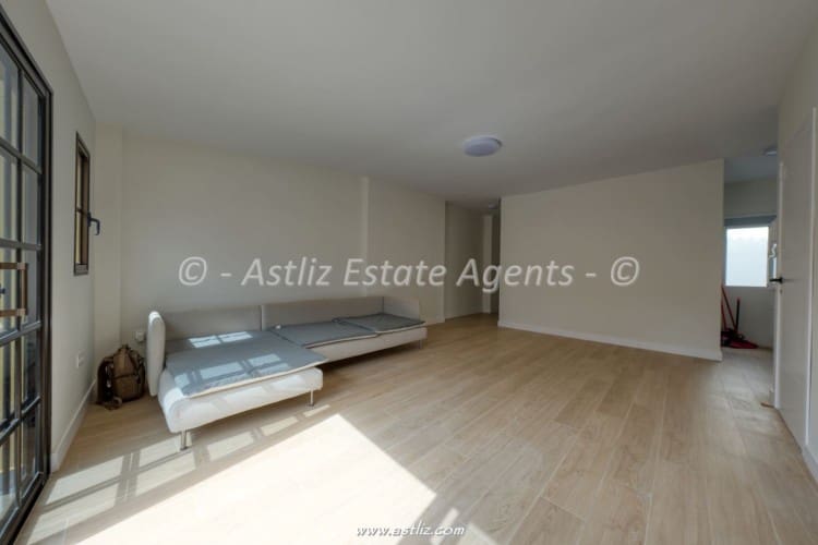 Apartamento de 2 habitaciones en Puerto Santiago en venta - 299.000 € (Ref: 10130722)