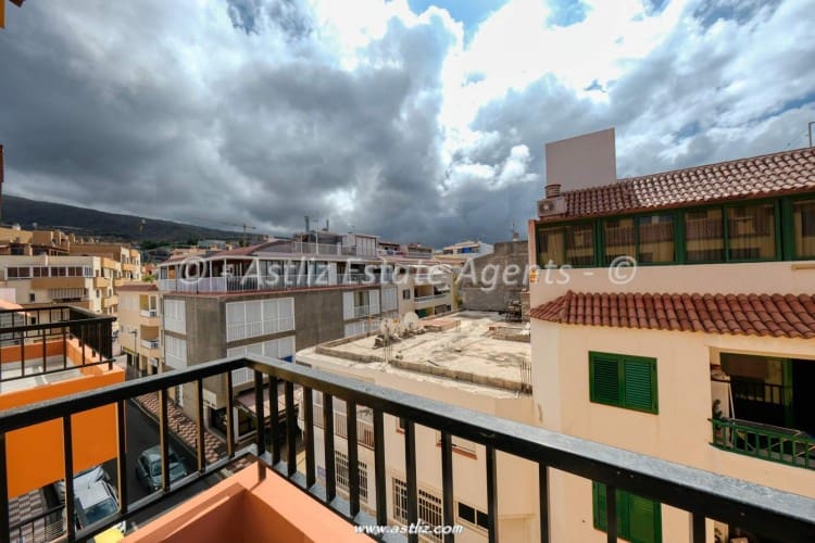 Apartamento de 2 habitaciones en Puerto Santiago en venta - 299.000 € (Ref: 10130722)