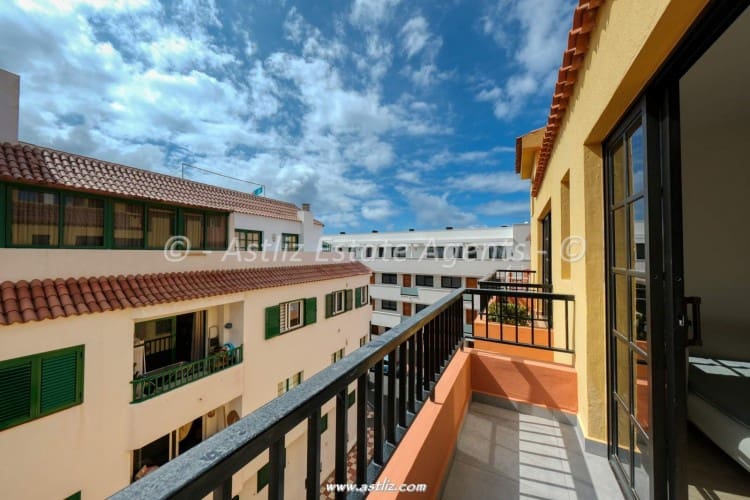 Apartamento de 2 habitaciones en Puerto Santiago en venta - 299.000 € (Ref: 10130722)