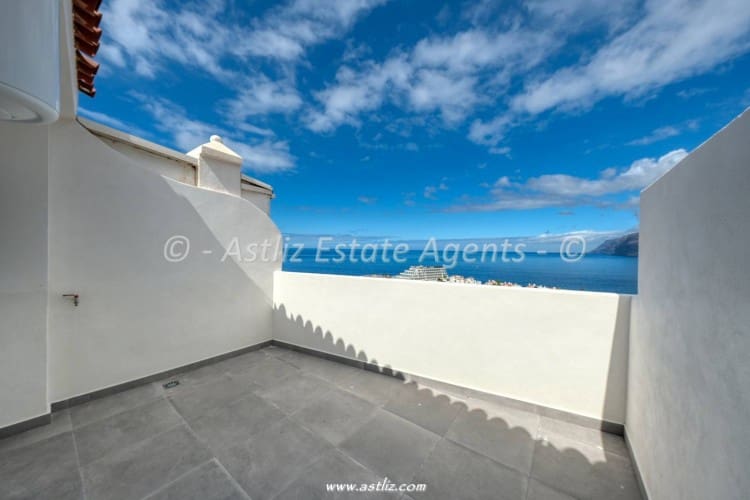 Apartamento de 2 habitaciones en Puerto Santiago en venta - 299.000 € (Ref: 10130722)