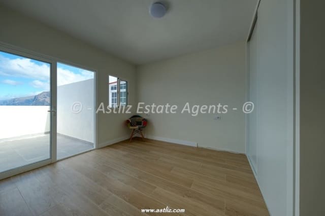 Apartamento de 2 habitaciones en Puerto Santiago, Santiago del Teide en venta - 299.000 € (Ref: 10130722)