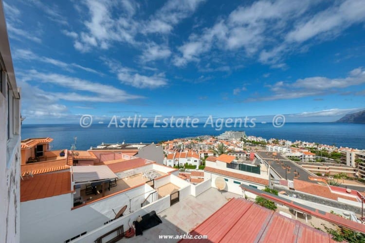 Apartamento de 2 habitaciones en Puerto Santiago en venta - 299.000 € (Ref: 10130722)